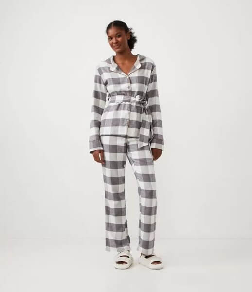 Pijama Em Flanela Com Amarração Na Cintura 